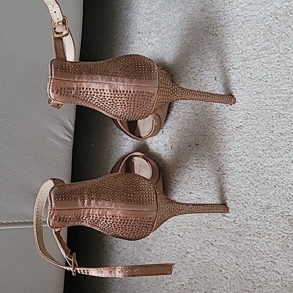 Shoes - Picture 3 of 4